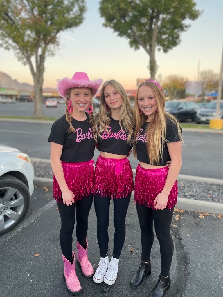  Lexi Taylor (Left) Gracie Ehart (Middle) Lili Taylor (Right) In their Barbie costumes.
