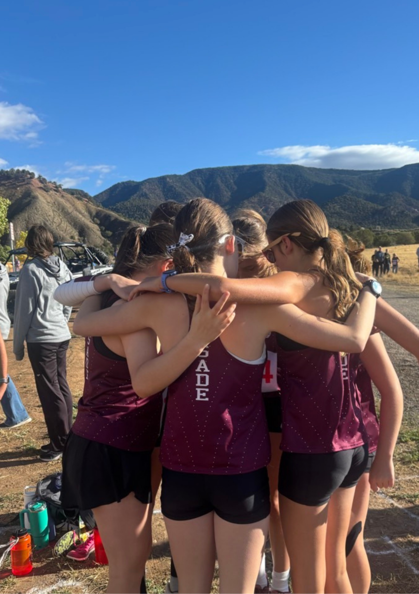 Palisades Girl XC Team Before Race