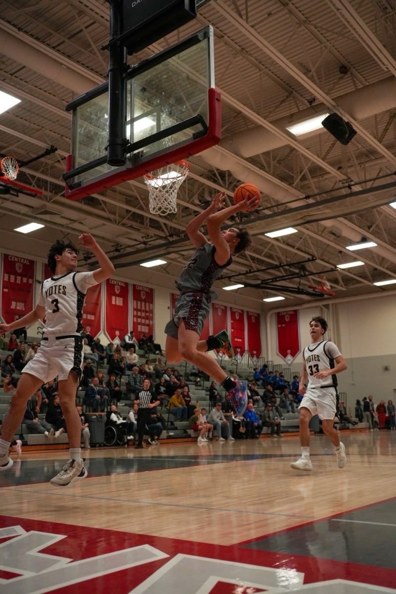 Rye Gingerich going up for a layup