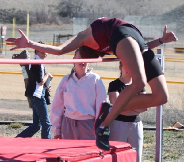 Lila Huddle jumping high jump